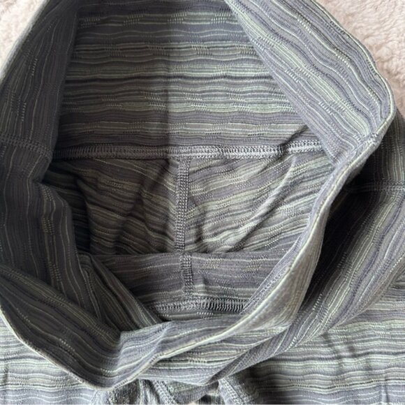 Lululemon | Wunder Under Pant III Cyber Stripe, Gator Green, Black | Size 6 - Picture 8 of 13